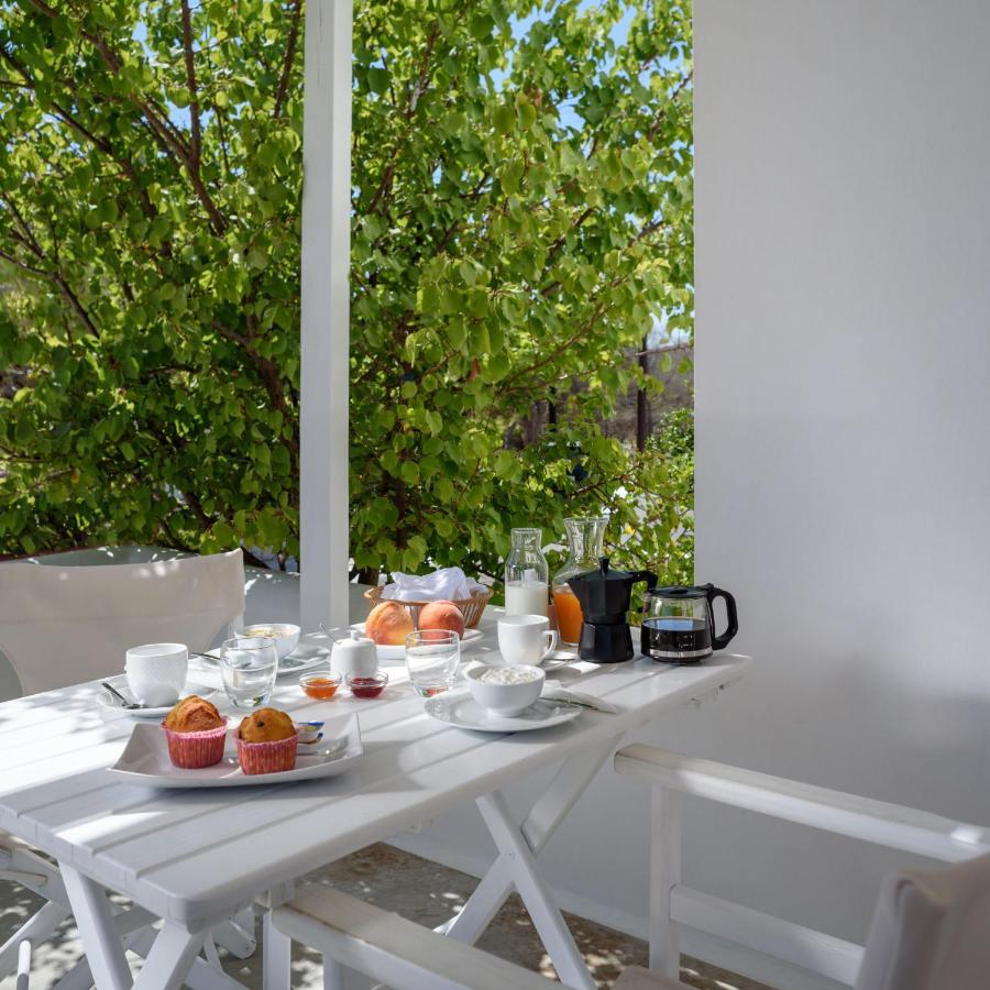 Mirabeli Apartments & Suites Поллонія Екстер'єр фото