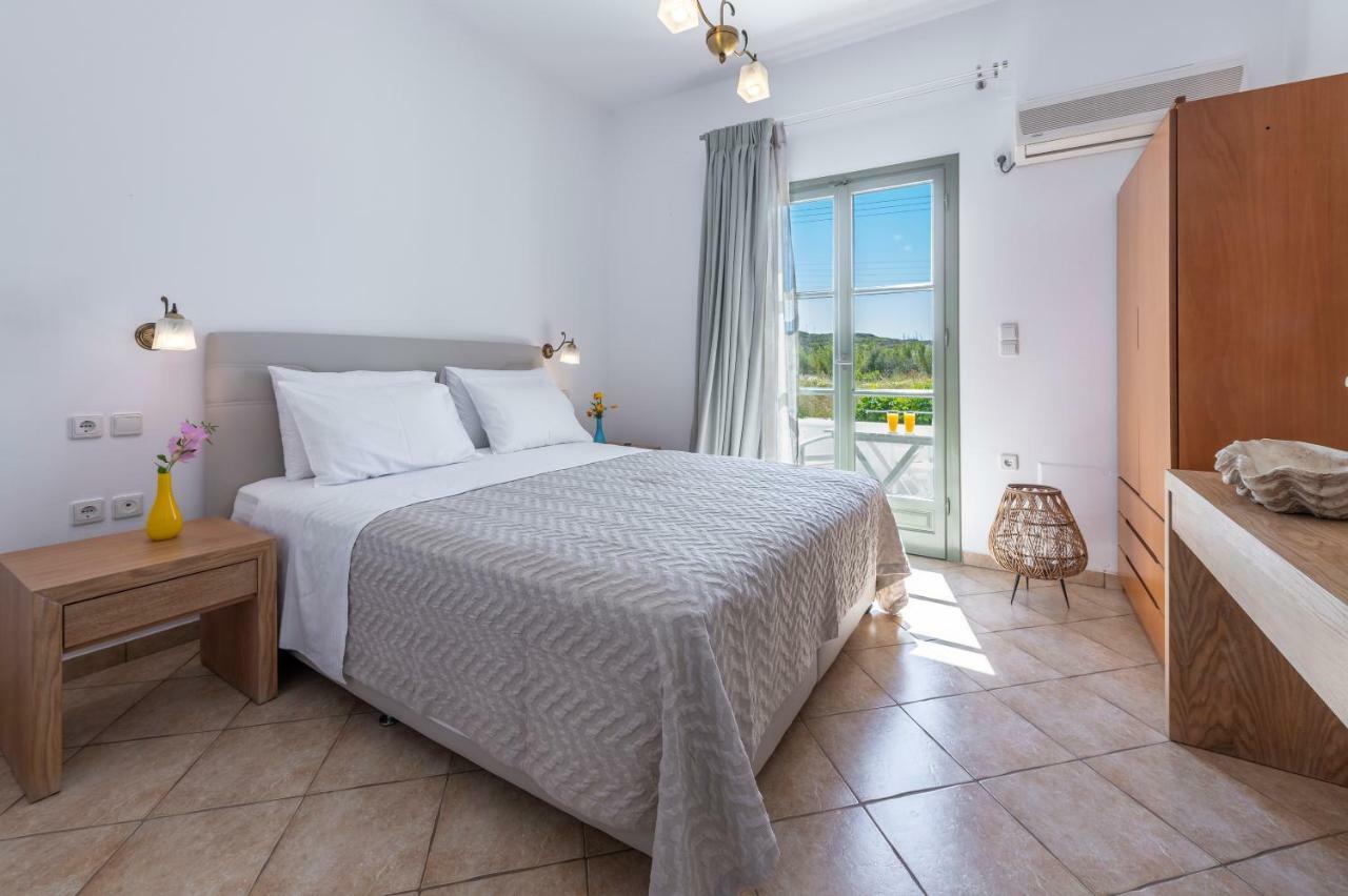 Mirabeli Apartments & Suites Поллонія Екстер'єр фото